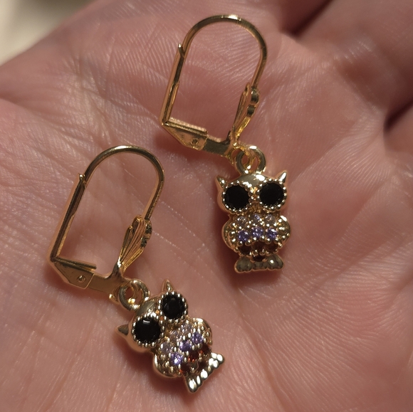18K Gold Layere Leverback Owl Earrings - Multicolor Micro Pave (Purple, Red, Bla - Picture 4 of 4